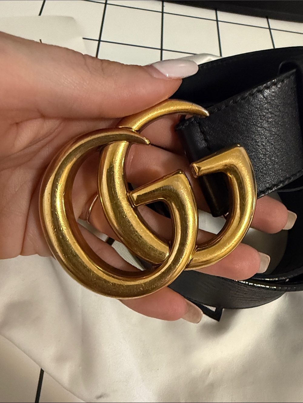 Gucci Black Leather Belt with Gold Double G Logo Buckle - Picture 2 of 4